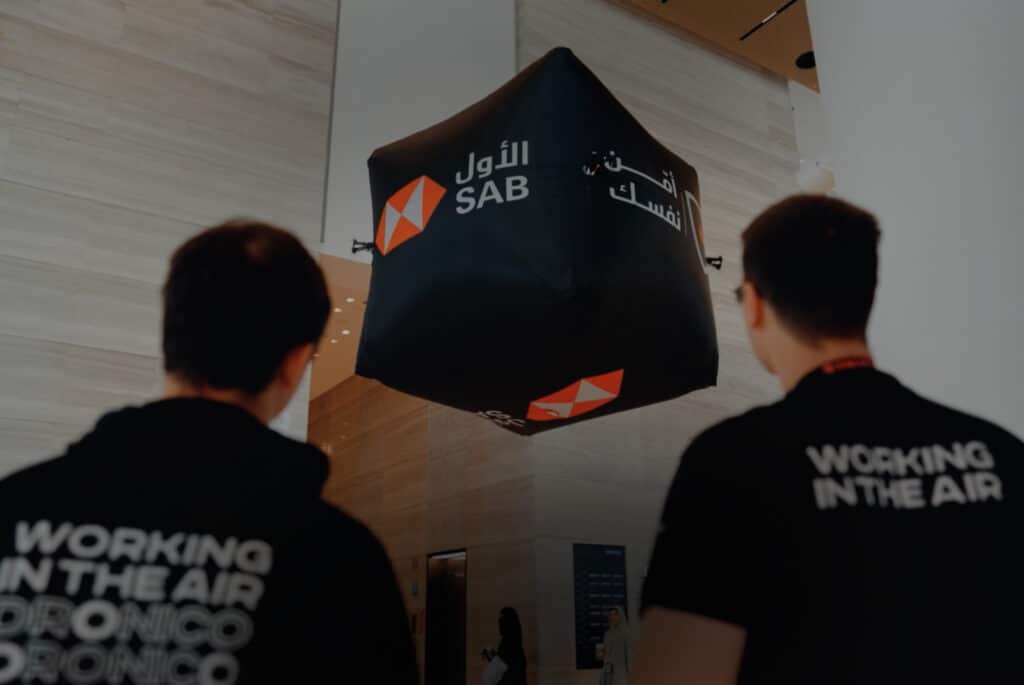 SAB bankası gecesinde markalı zeplinler, Riyad, 2024